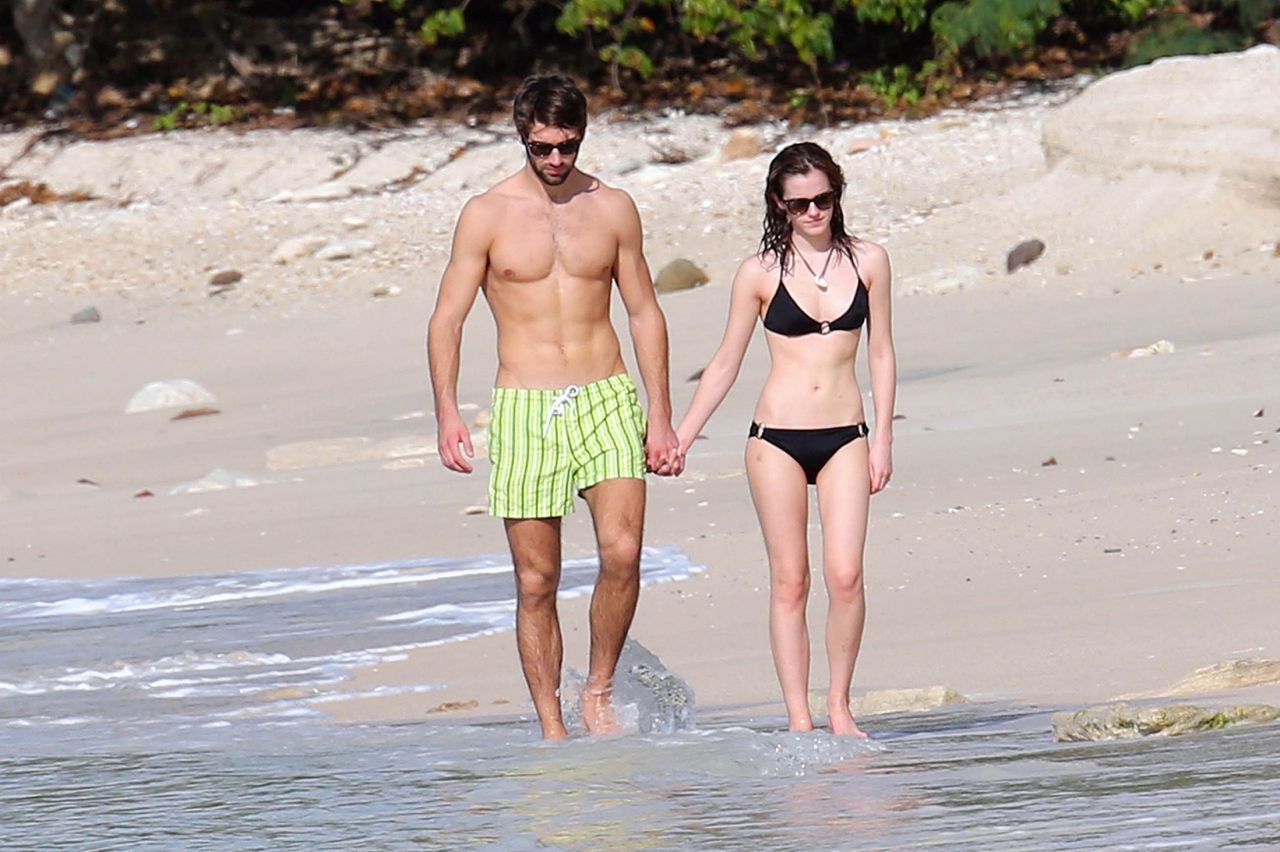 emma-watson-in-bikini-with-boyfriend-at-a-carribean-beach-january-2014-part...