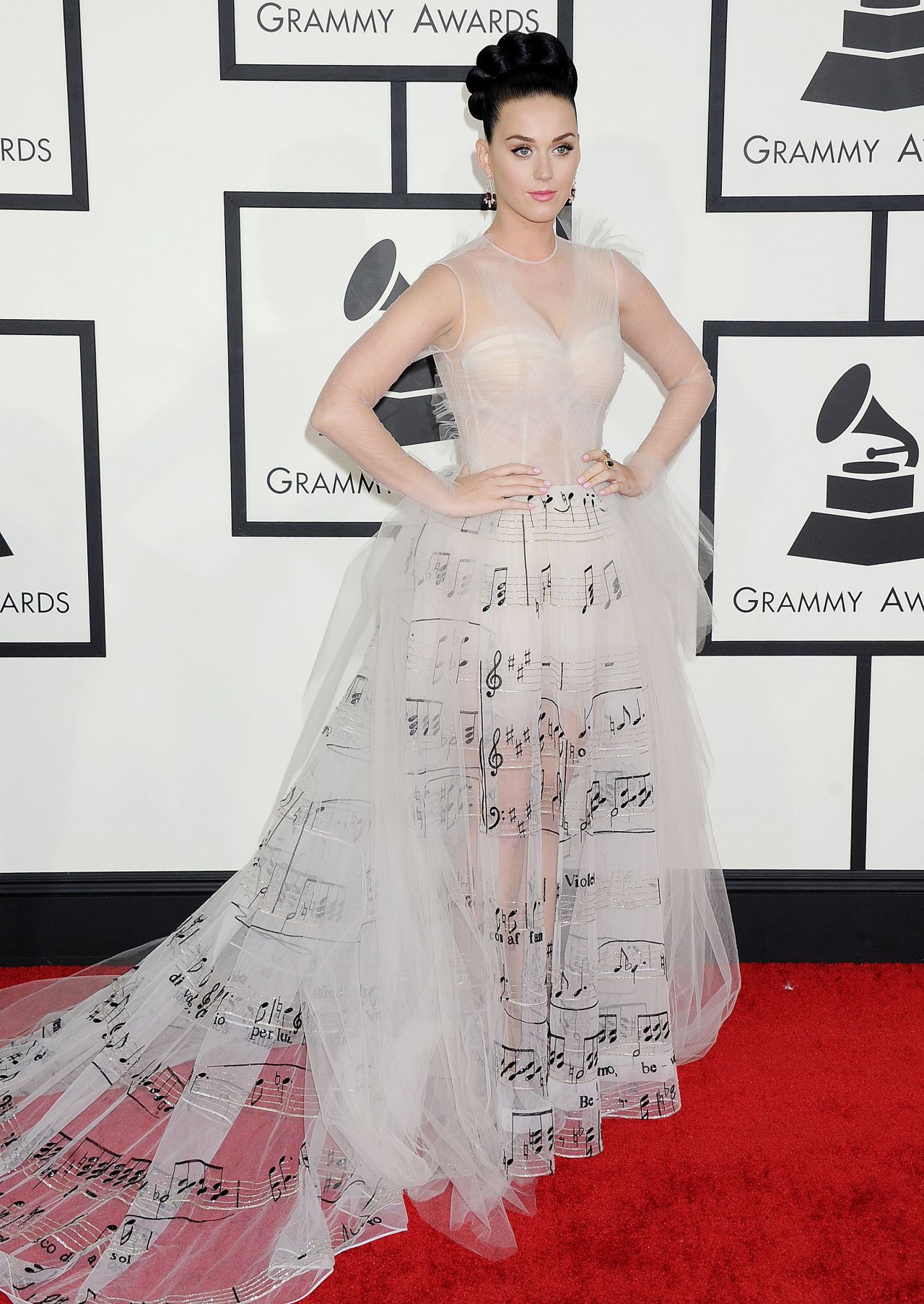 Katy Perry Wears Valentino Couture at 56th Annual Grammy Awards ...