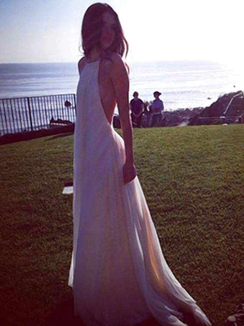 Kendall Jenner Twitter an Instagram Personal Photos 