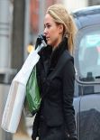 Kimberley Garner in Tight Jeans - Out for Shopping in King