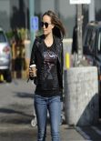 Olivia Wilde Street Style - in Jeans While Shopping at Whole Foods in West Hollywood - January 2014