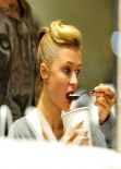 Paris Hilton At Meche Hair Salon In Los Angeles - January 2014