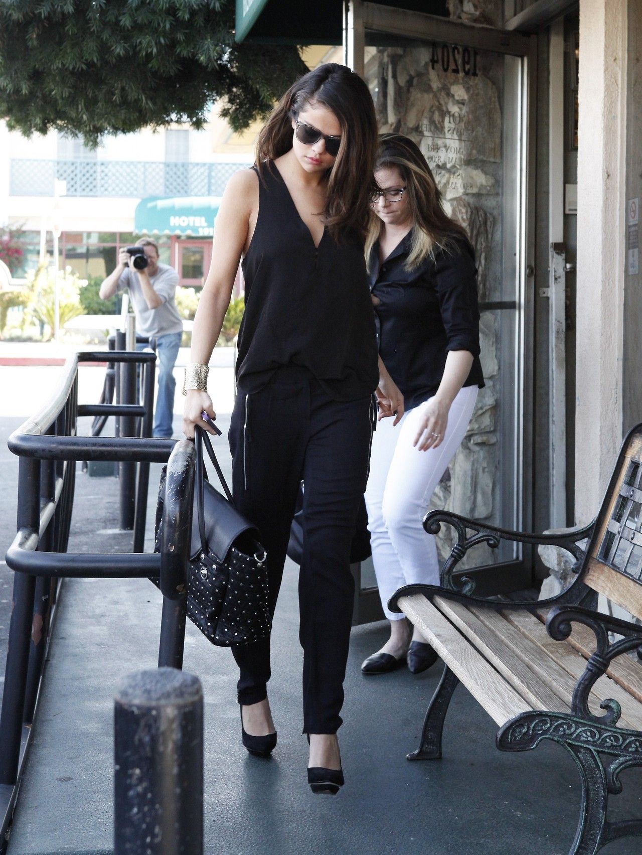 selena gomez street style  out for lunch  los angeles