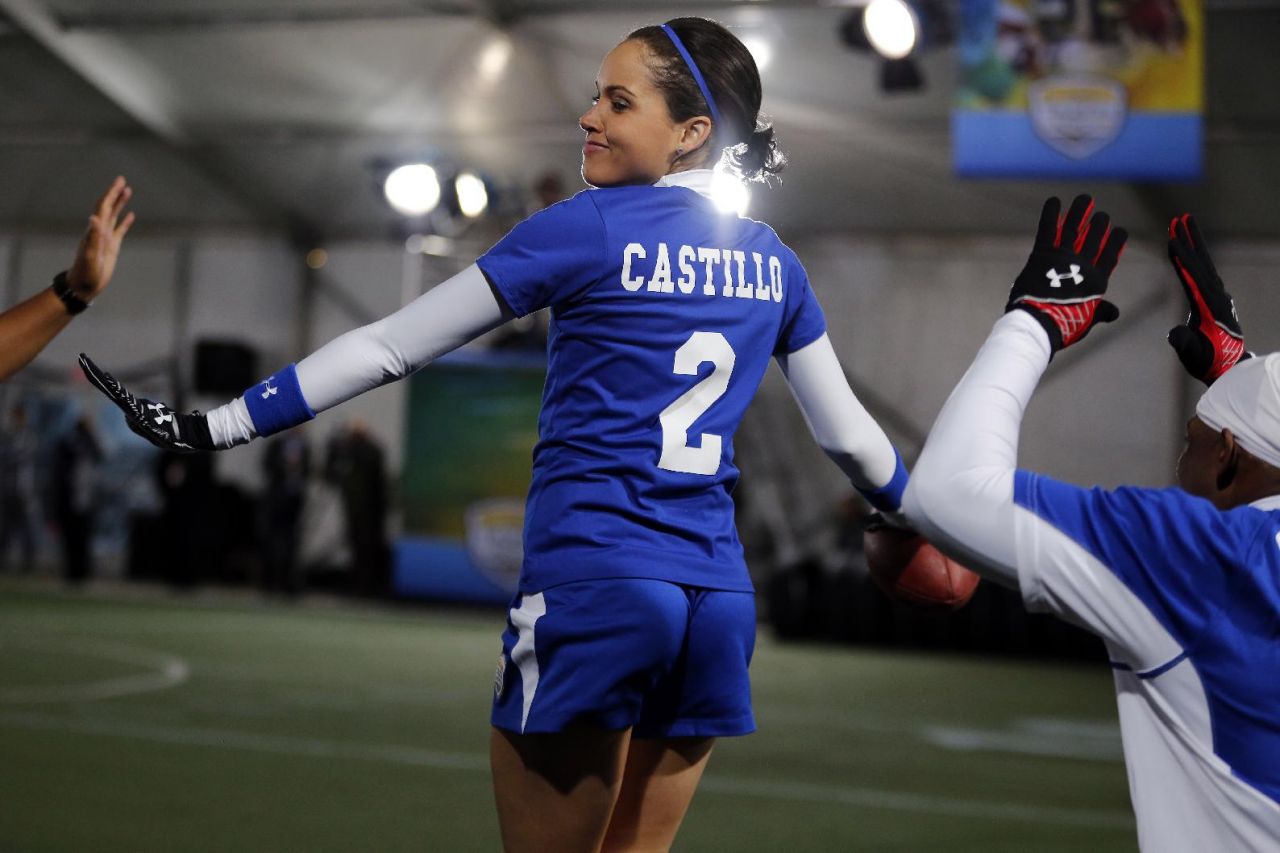 susie-castillo-nfl-tazón-latino-viii-january-2014_10.