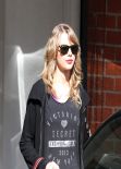 Taylor Swift Street Style - Leaving the Gym - January 2014