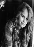 Debby Ryan Photoshoot - Cleavagy in an Abercrombie & Fitch + Video 