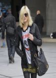 Fearne Cotton Street Style - Arriving to the BBC Radio 1 Studios in London - February 2014