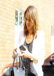 Jessica Alba Street Style - Visiting The Honest Company in Los Angeles