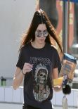Kendall Jenner Street Style - Picking up Breakfast - Noah