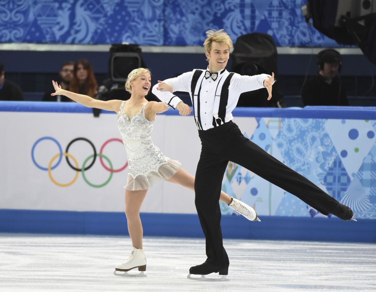 https://celebmafia.com/wp-content/uploads/2014/02/penny-coomes-sochi-2014-winter-olympics-team-ice-dance-short-dance-_4.jpg