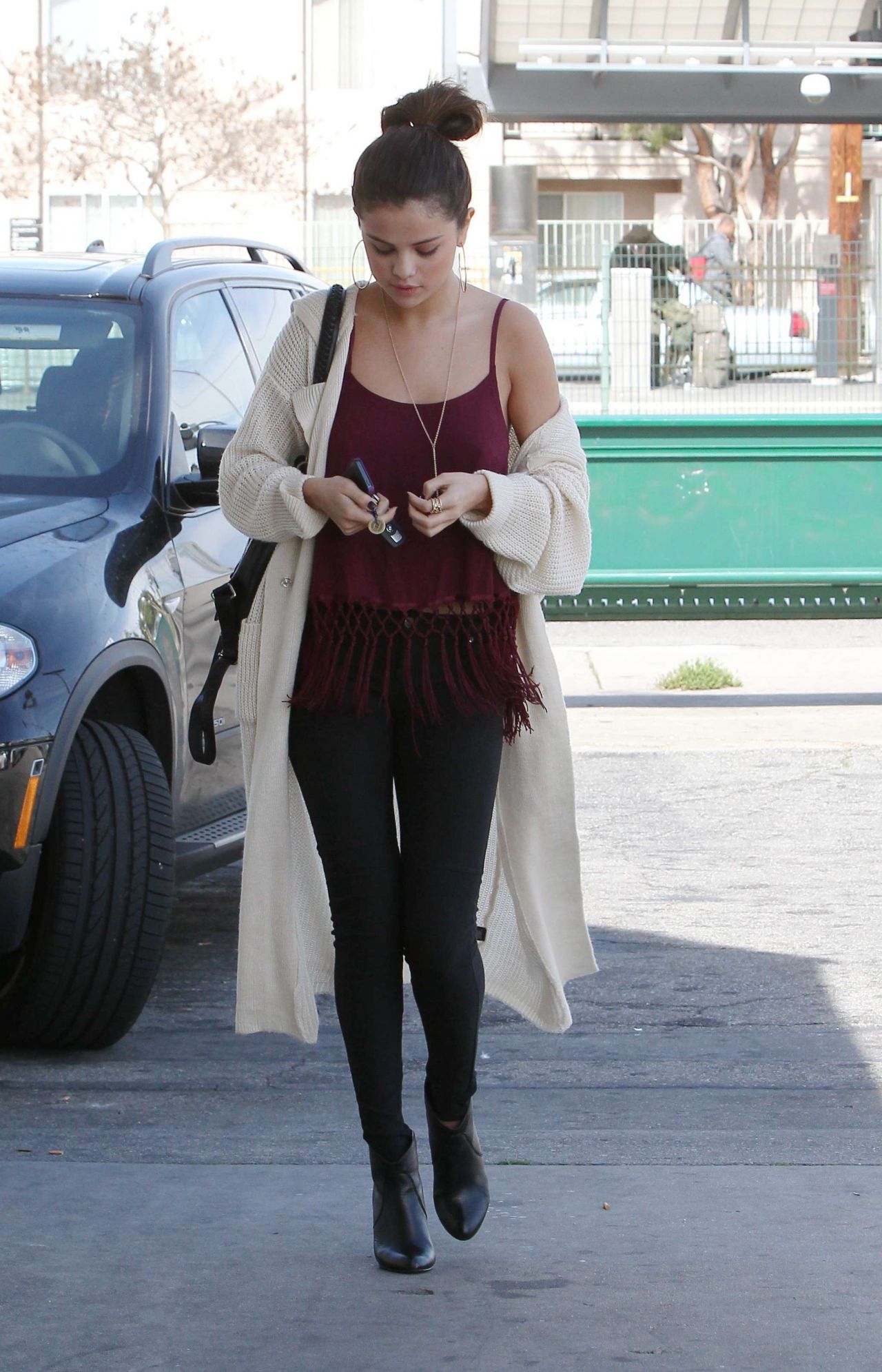 Selena Gomez in Tights - Out in Los Angeles - February 20141280 x 1991