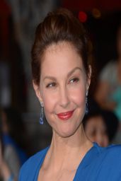 Ashley Judd Wearing Elie Saab V-Neck Dress - ‘Divergent’ World Premiere in Los Angeles