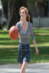 Bella Thorne Plays Basketball - Taking a Break on the Set of 
