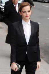emma-watson-in-fitted-trouser-suit_21