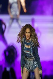 Jennifer Lopez Performs Live at the Meydan Racecourse in Dubai - March 2014