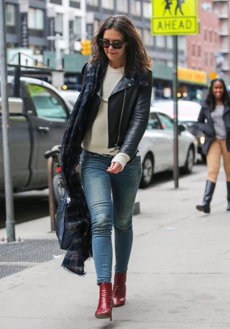 Katie Holmes Casual Street Style - Out in New York City, March 2014