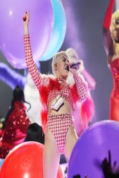 Miley Cyrus Performs at Bangerz Tour - Amway Center in Orlando, March 2014