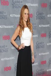 Molly Sims Wearing Alice + Olivia at ‘Game of Thrones’ Season 4 Premiere in New York City