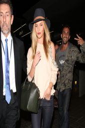 Rosie Huntington-Whiteley - LAX airport in Los Angeles - March 2014