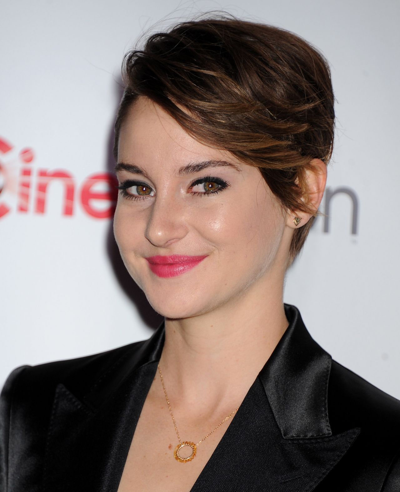 Shailene Woodley in Dolce & Gabbana satin Navy Suit - CinemaCon 2014