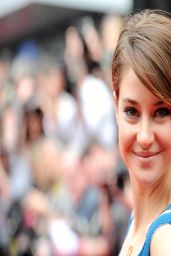 Shailene Woodley In Stella McCartney Gown - ‘Divergent’ Premiere in London