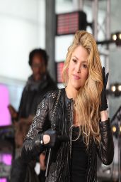 Shakira - Performing on NBC
