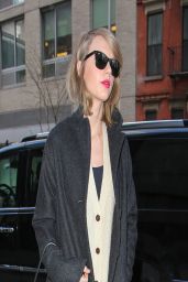 Taylor Swift Casual Style - Out in New York City - March 2014
