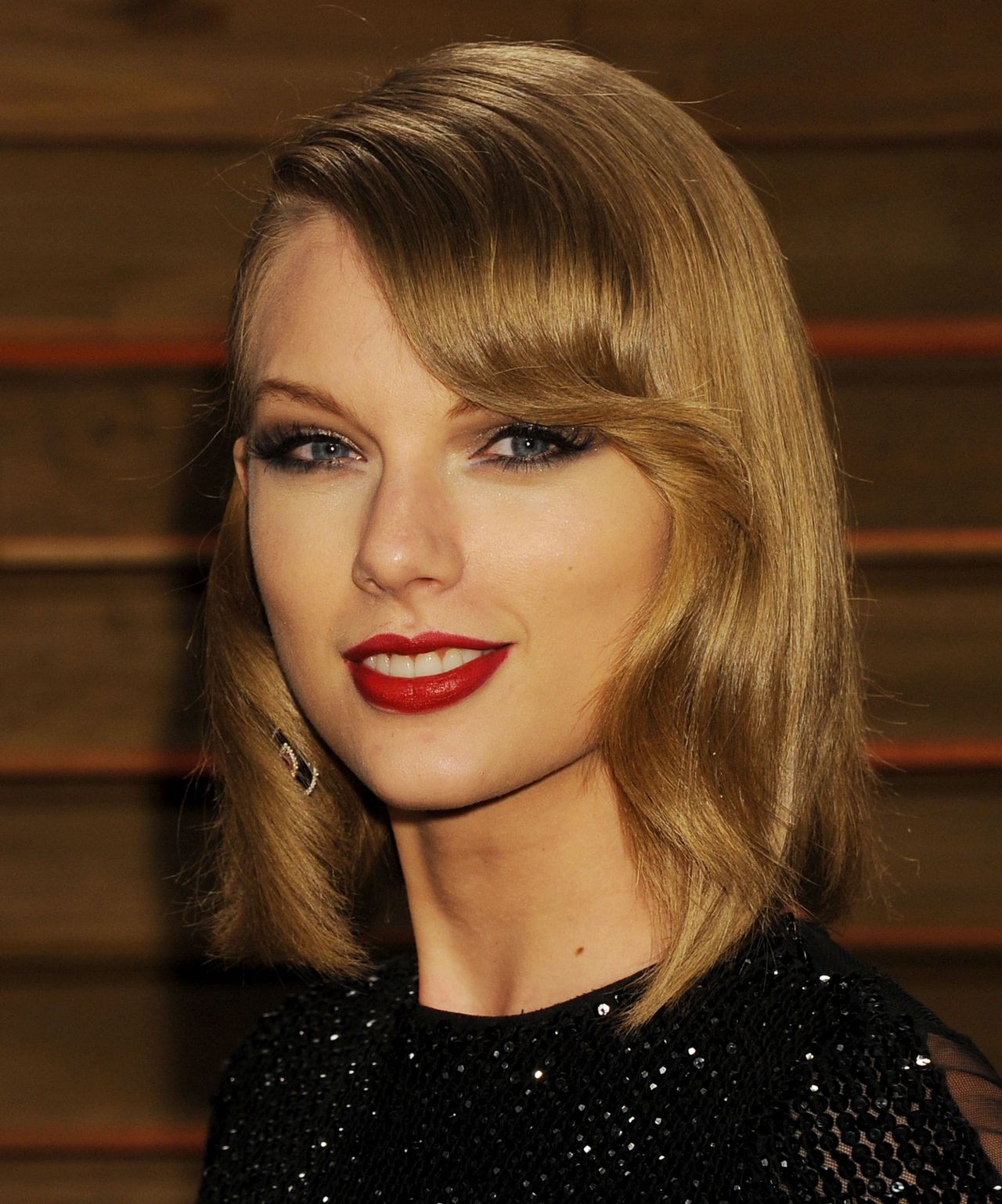 Taylor Swift in Black Sequin Julien Macdonald Floor-Length Gown - 2014 ...