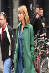 Taylor Swift Street Style - Out and about in New York City - March 2014