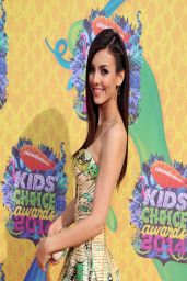 Victoria Justice In Atelier Versace Dress - Kids’ Choice Awards 2014