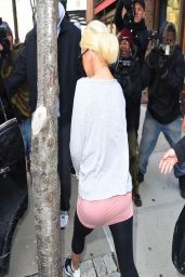 Christina Aguilera Street Style - Out in New York City - April 2014