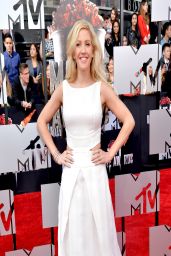 Ellie Goulding In Giorgio Armani White Dress - 2014 MTV Movie Awards