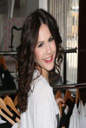 Erin Sanders Attends Girl Scout Cookie Championship Giveaway in Los Angeles - April 2014