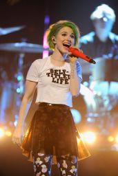 Hayley Williams Performing at MTV Upfront Presentation - April 2014