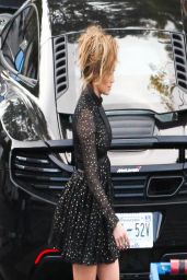 Jennifer Lopez Leggy - Heading Into 