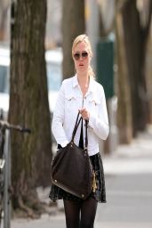 Julia Stiles Casual Style - Out in New york City - April 2014