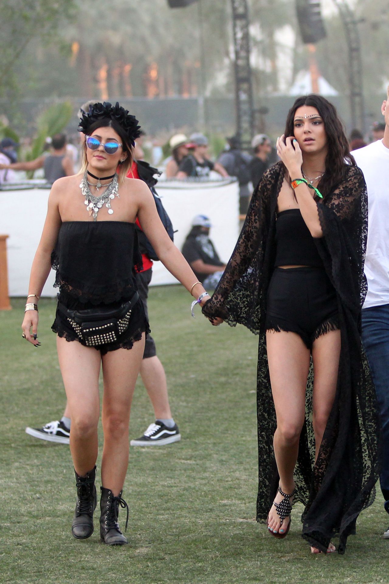 Kendall & Kylie Jenner at the Coachella Festival in Indio (2014