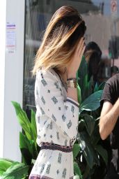 Kylie Jenner Street Style - Out in Los Angeles - April 2014