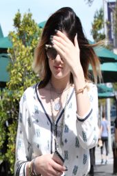 Kylie Jenner Street Style - Out in Los Angeles - April 2014
