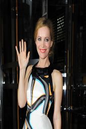 Leslie Mann in Giles Printed Fit and Flare satin Dress - 
