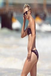 Maria Sharapova Bikini Candids - Cancun, April 2014