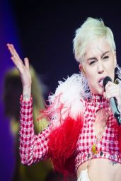 Miley Cyrus - Bangerz Tour at Bell Center in Montreal - March 2014