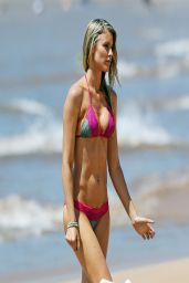 Paige Butcher Bikini Candids - Maui Hawaii – April 2014
