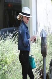 Reese Witherspoon Casual Style - Shopping at Melrose Place - April 2014