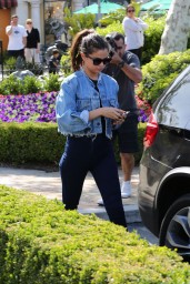 Selena Gomez Out With Friends for lunch in Calabasas - April 2014