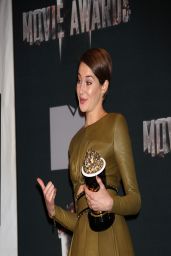 Shailene Woodley in Balmain Dress - 2014 MTV Movie Awards in Los Angeles
