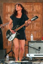 Susanna Hoffs Performs at 2014 Stagecoach Festival in Indio