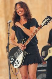Susanna Hoffs Performs at 2014 Stagecoach Festival in Indio