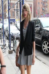 Taylor Swift Leggy - Out in New York City - April 2014