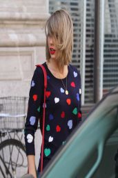 Taylor Swift Street Style - Leaving her apartment in NYC - April 2014